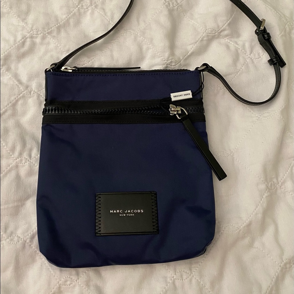 Marc Jacobs crossbody purse. Navy